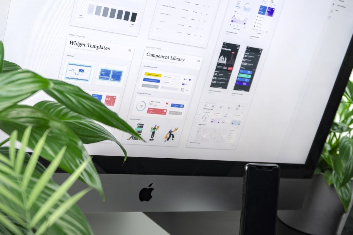 How a Strong Brand Identity Helps Small UK Businesses Compete